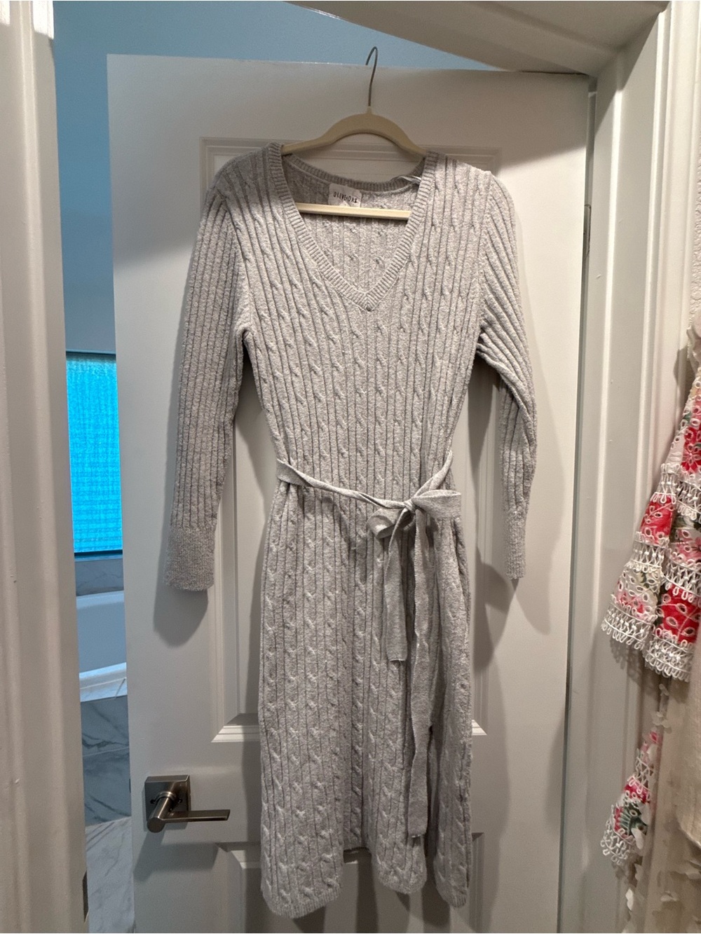 Cozy Cable-Knit V-Neck Belted Dress - Light Gray